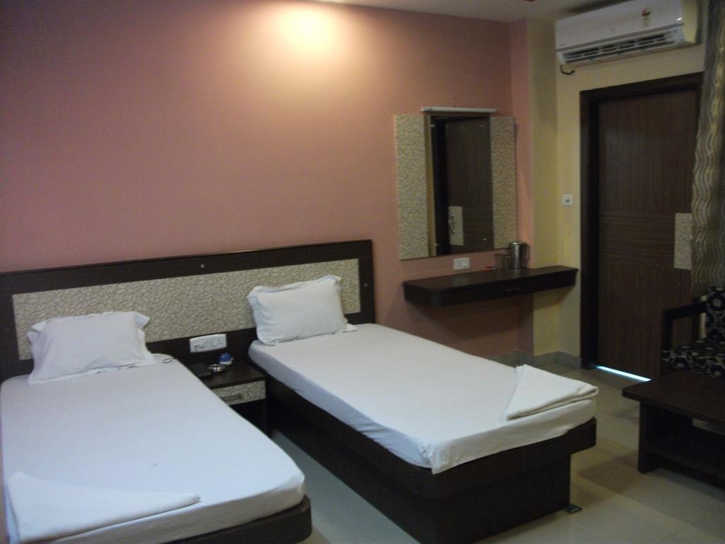 Hotel Parshuram Guwahati Dış mekan fotoğraf